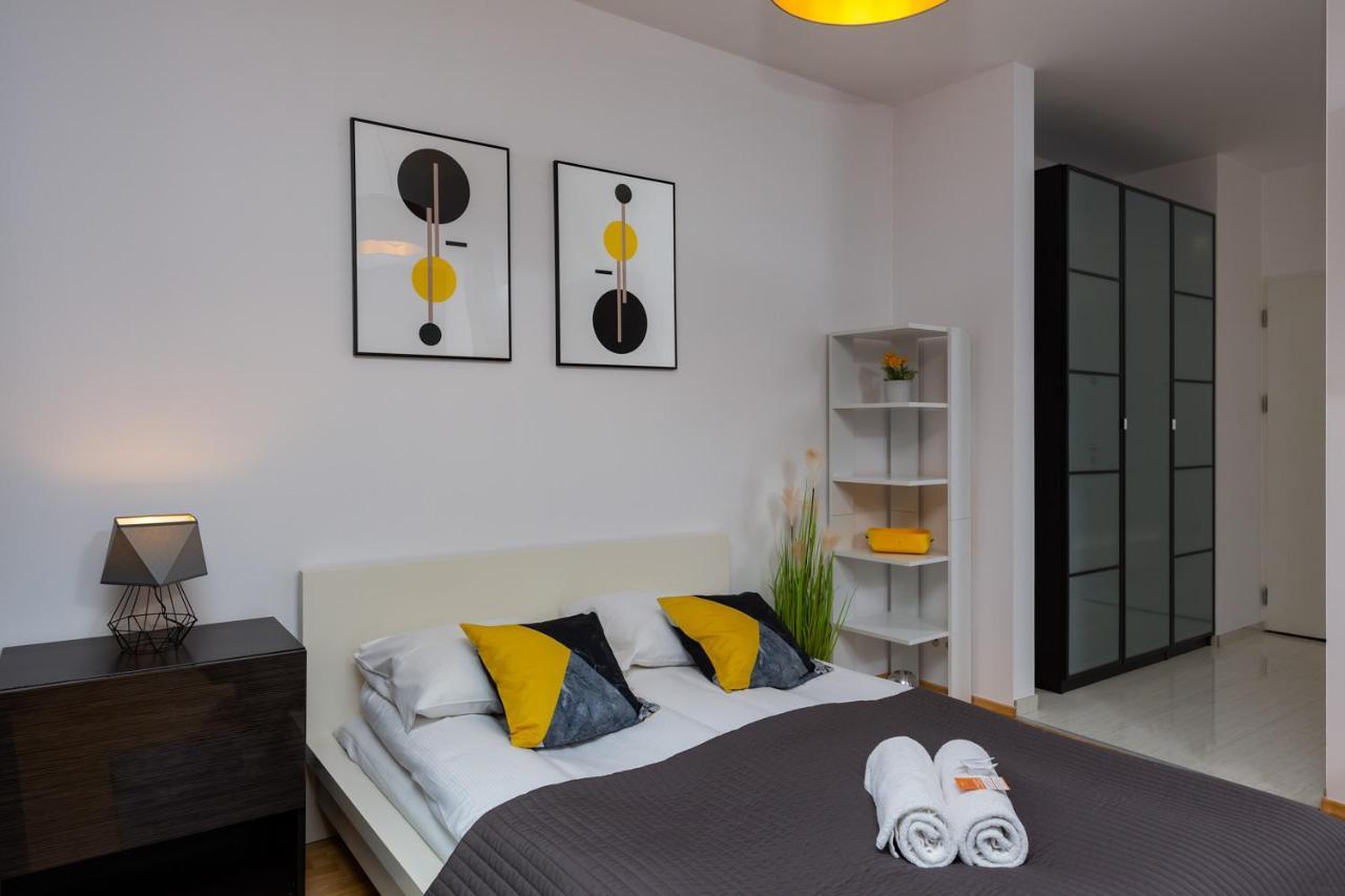 Kolejowa Apartments Warsaw By Noclegi Renters Esterno foto