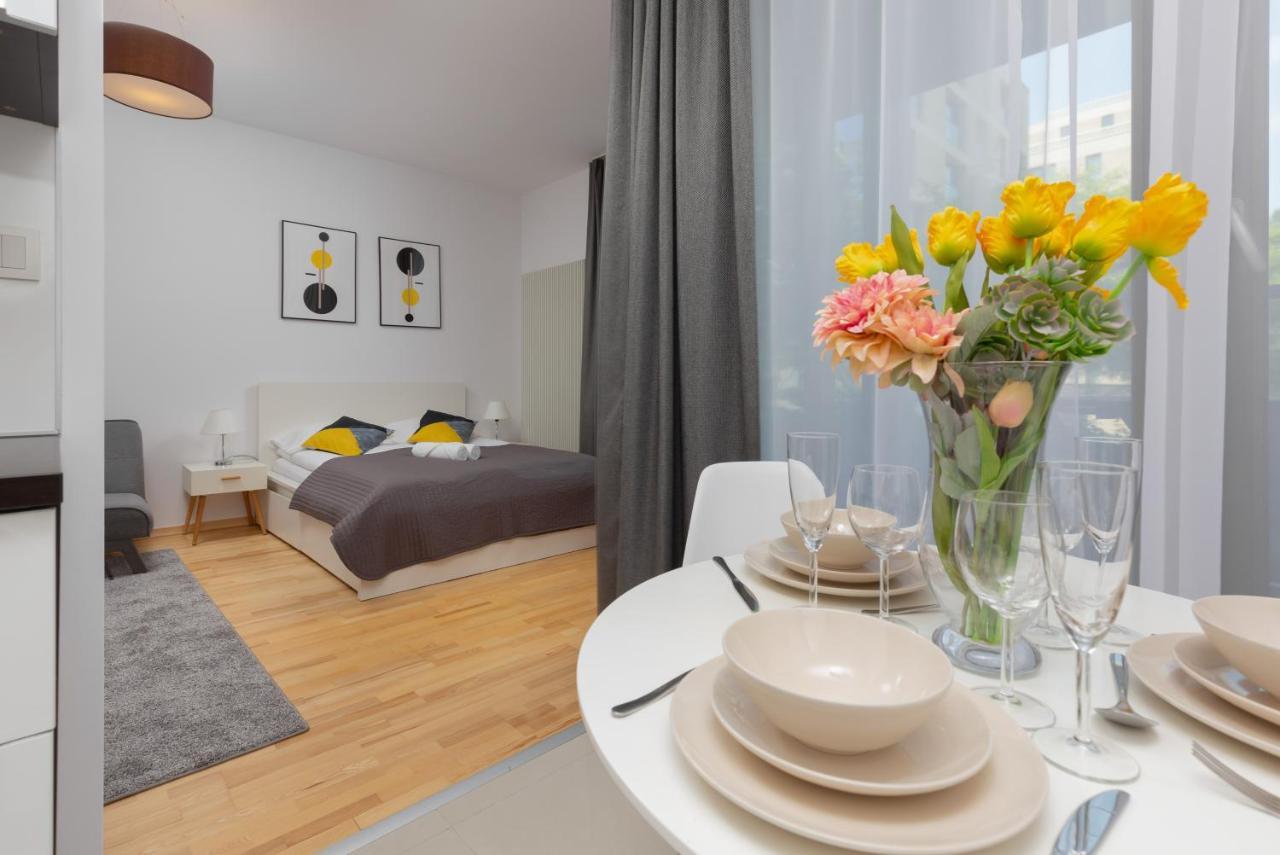 Kolejowa Apartments Warsaw By Noclegi Renters Esterno foto