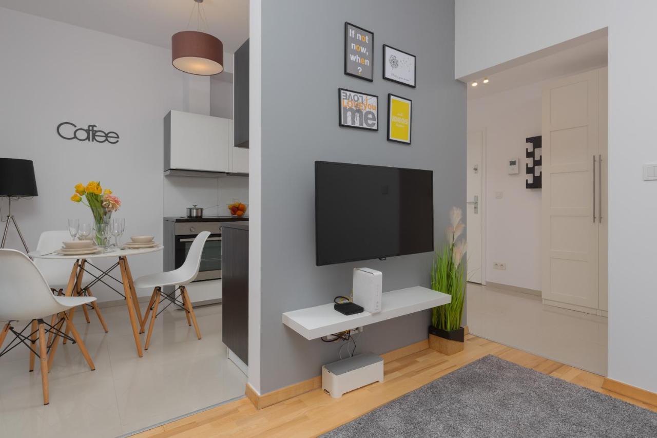 Kolejowa Apartments Warsaw By Noclegi Renters Esterno foto